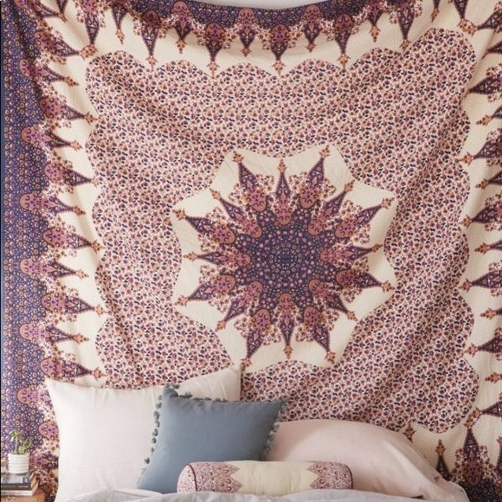 URBAN OUTFITTERS Wall Medallion Tapestry
